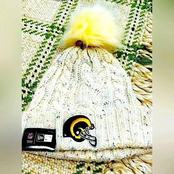 Los Angeles Rams 
New Era Cream Cuffed Knit - Picture 1 of 2